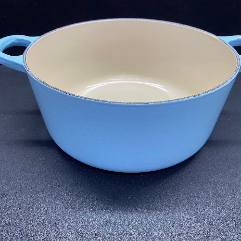 ルクルーゼ LE CREUSET 両手鍋 22cm ライトブルー - メルカリ