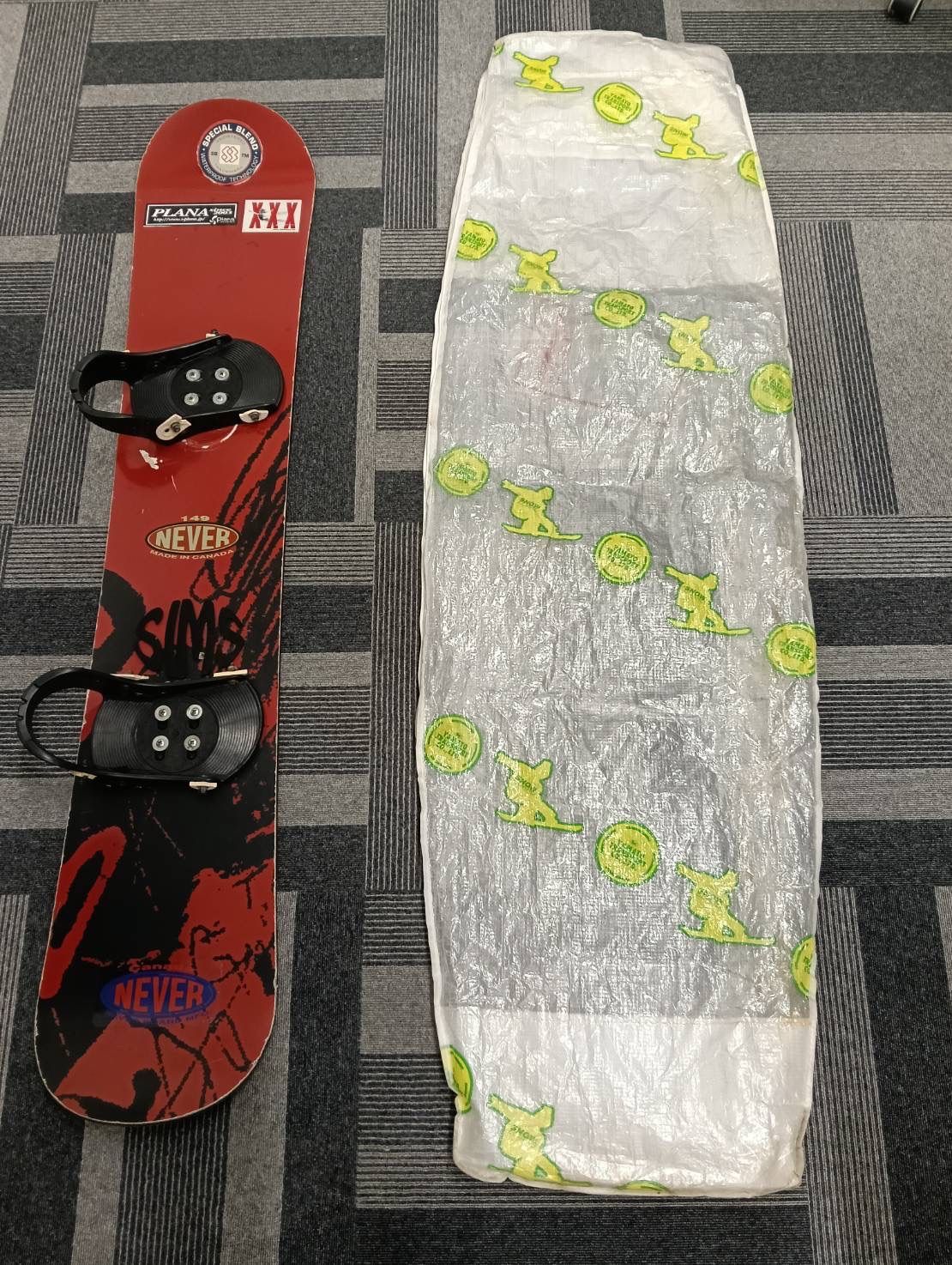 中古品】 NEVER スノーボード板 149 ビンディング セット スポーツ