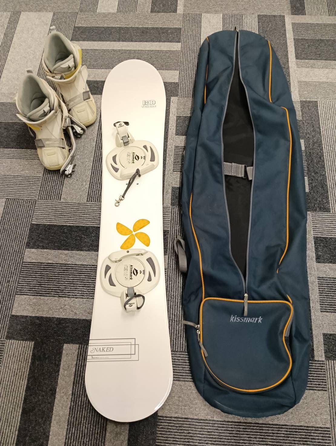 品】 kissmarkキスマーク NAKED スノーボード板 & ステップ