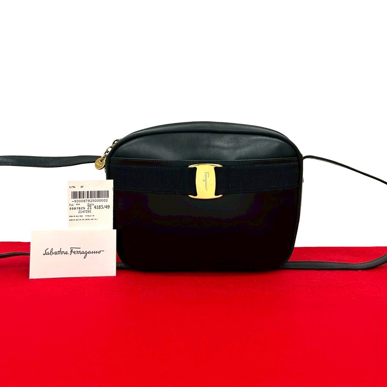 極 美品 Salvatore Ferragamo サルヴァトーレフェラガモ ヴァラ