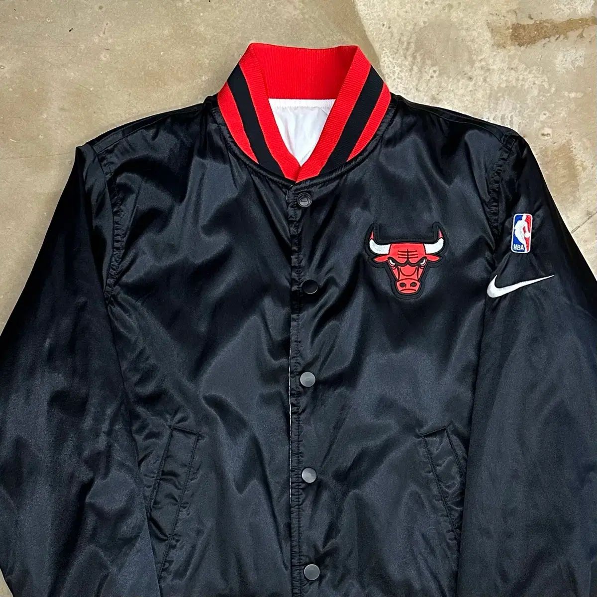 Pro Player社 NBAシカゴブルズリバーシブル中綿入りナイロンジャケット 