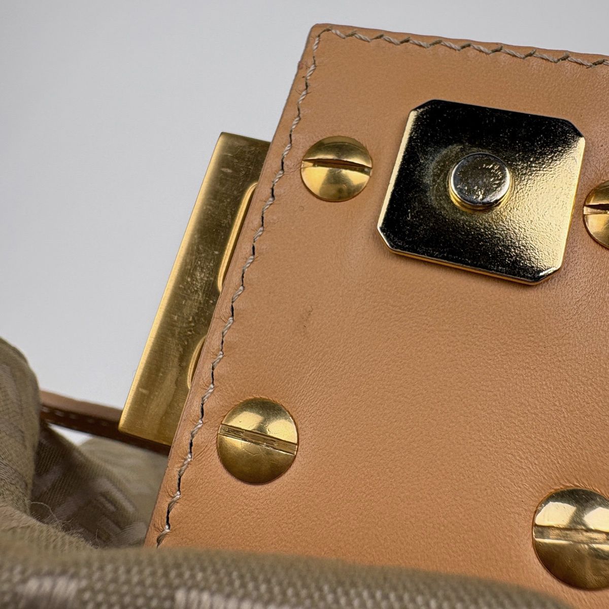 フェンディ FENDI ズッキーノ柄 ショルダーバッグ ミニ マンマバゲット 