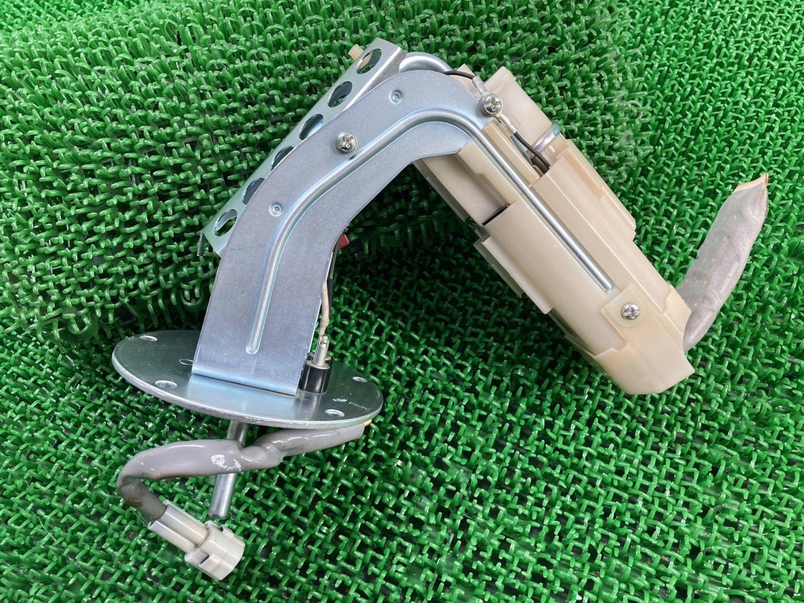 バイク GSR250 フューエルポンプ 15100-48H02 スズキ 純正 バイク 部品