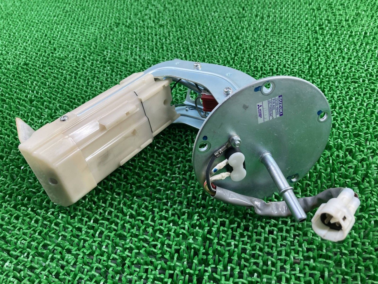バイク GSR250 フューエルポンプ 15100-48H02 スズキ 純正 バイク 部品