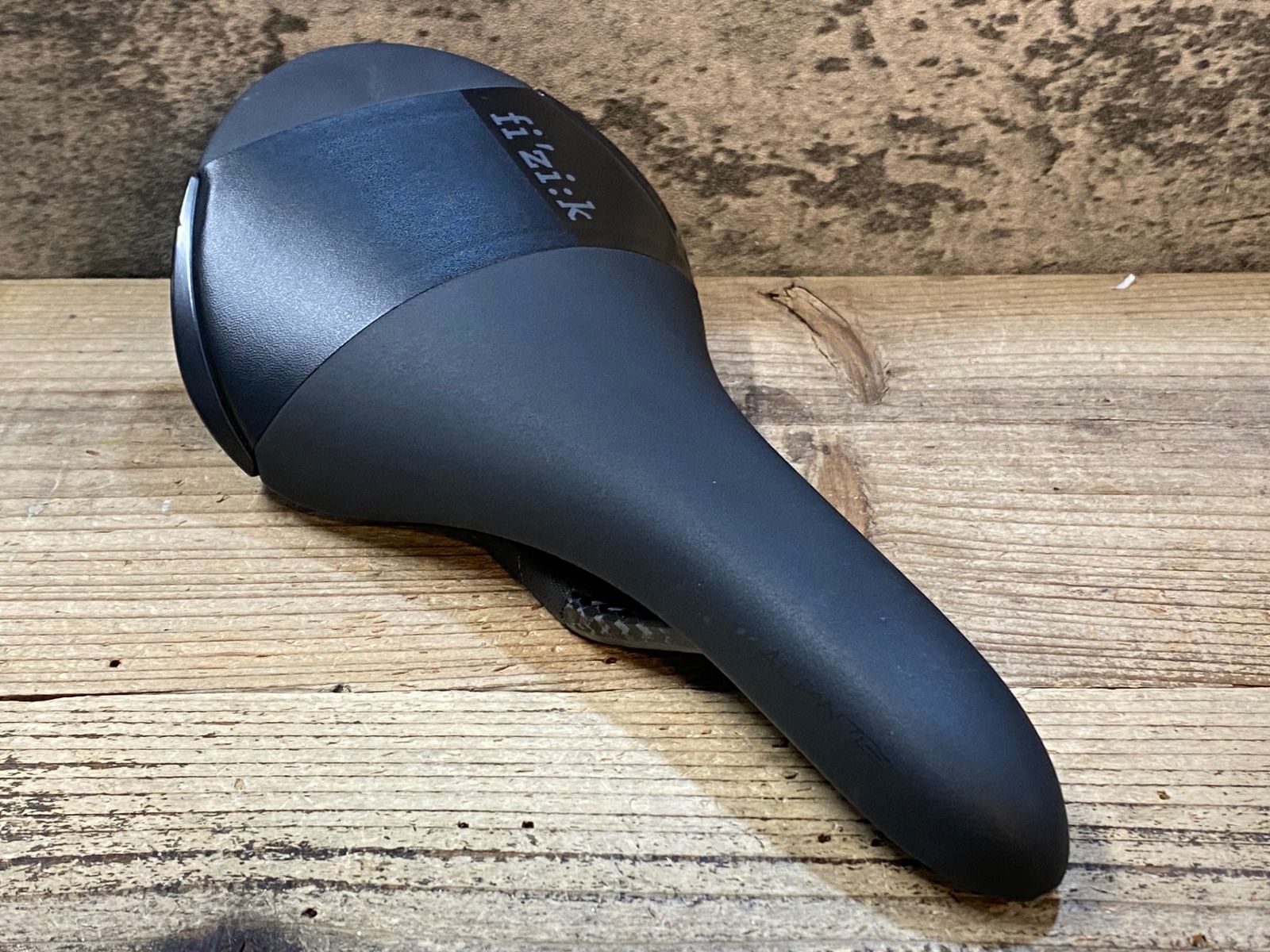 JW952 フィジーク fizik アリアンテ ALIANTE R1 サドル 黒 138mm