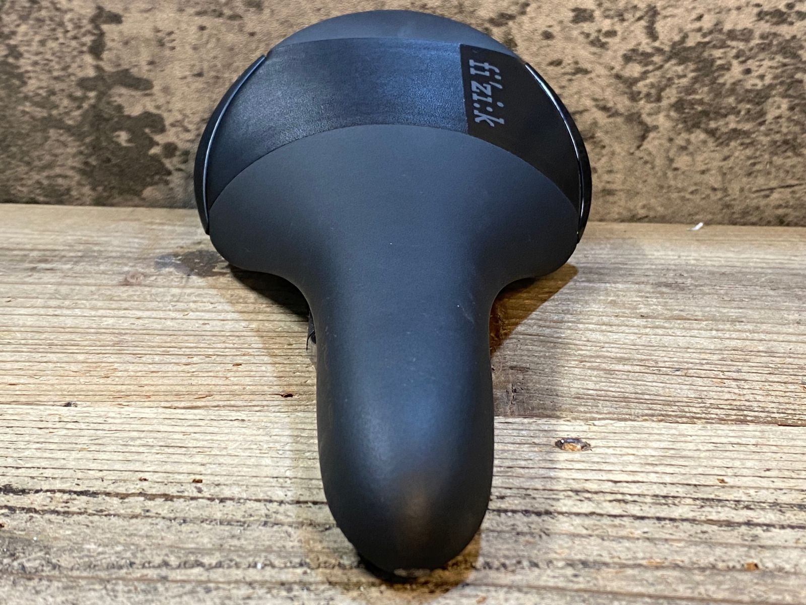 JW952 フィジーク fizik アリアンテ ALIANTE R1 サドル 黒 138mm