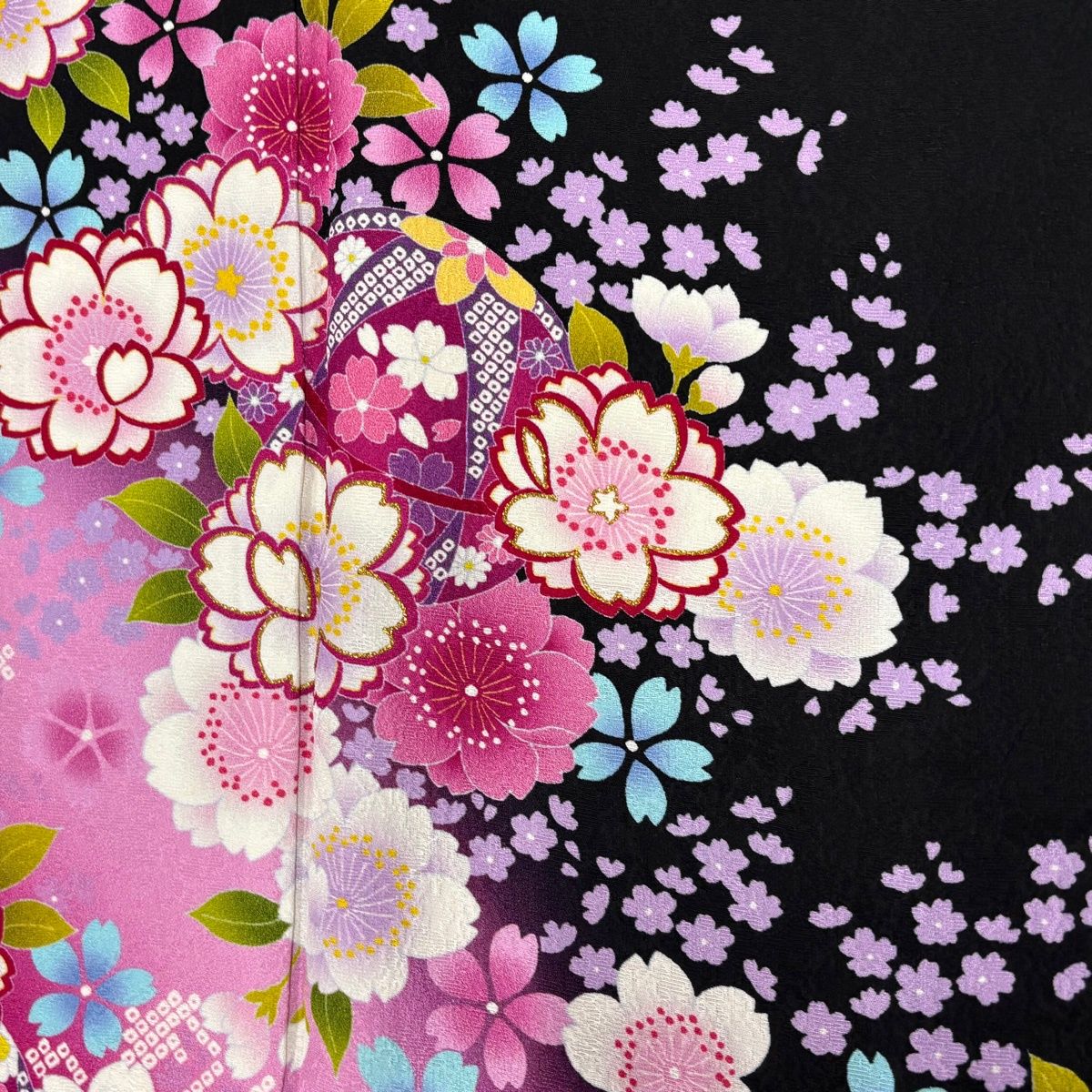 製造元特別価格 新品 振袖 美品 名品 桜 手鞠 金彩 金通し 黒 袷 身丈