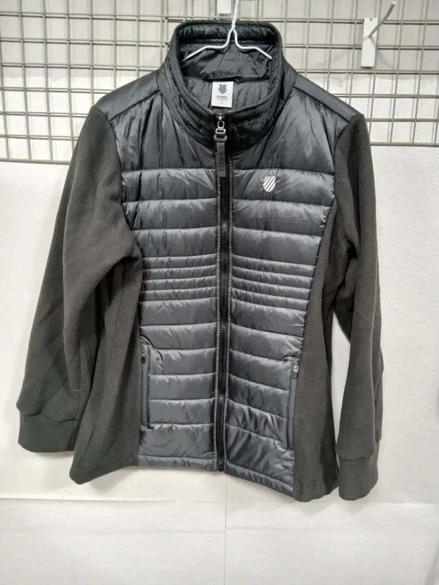 K-SWISS(ケースイス) ダウン ジャケット ブラック 105