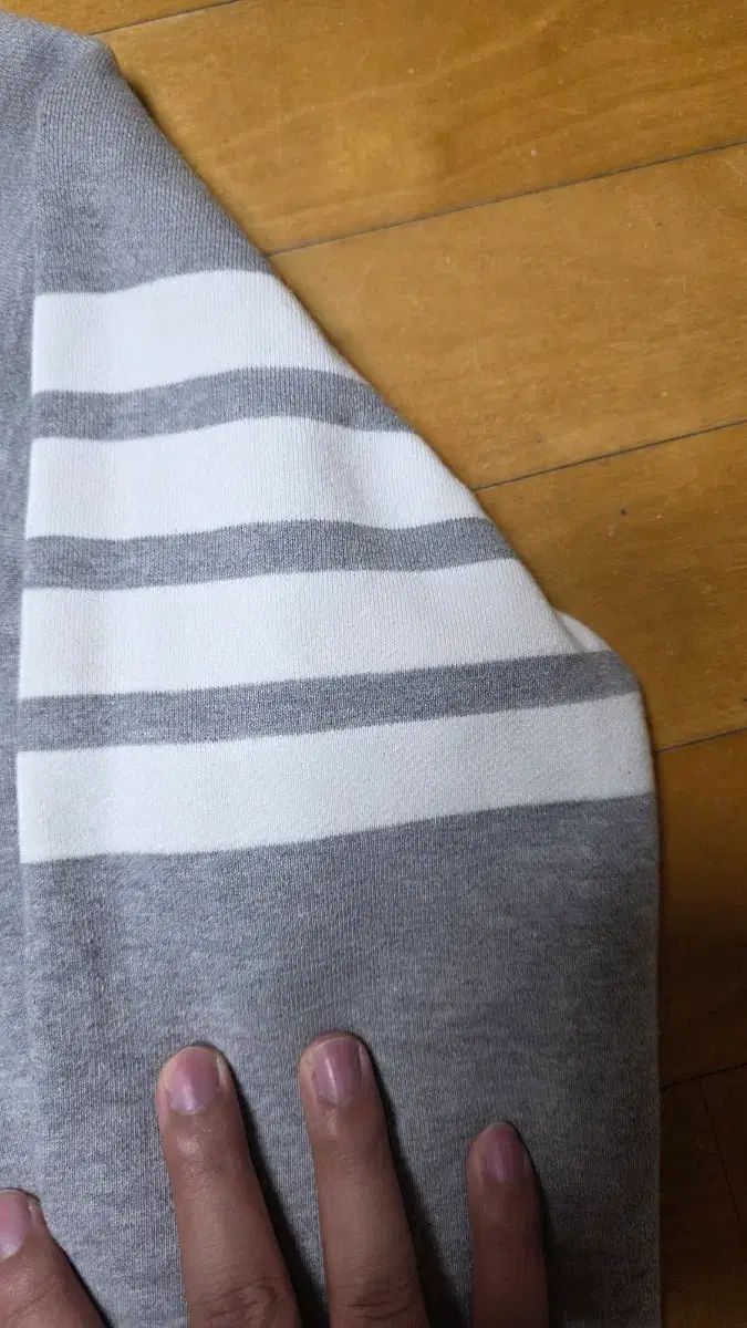 定番，100%新品】 百貨店購入 Thom Browne トム・ブラウン 斜め 