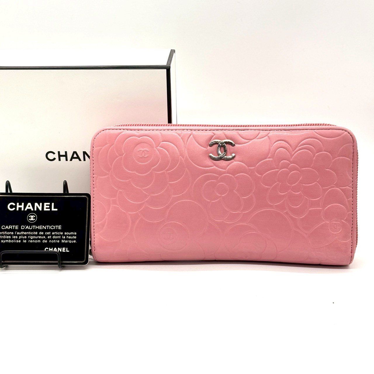 シャネル レザー カメリア ラウンドファスナー 長財布 赤 CHANEL シャネル レザー カメリア ラウンドファスナー 長財布 赤 CHANEL