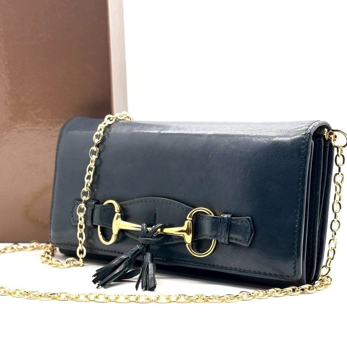 GUCCI ブラックレザー 長財布 チェーン付きウォレット 【公式通販】