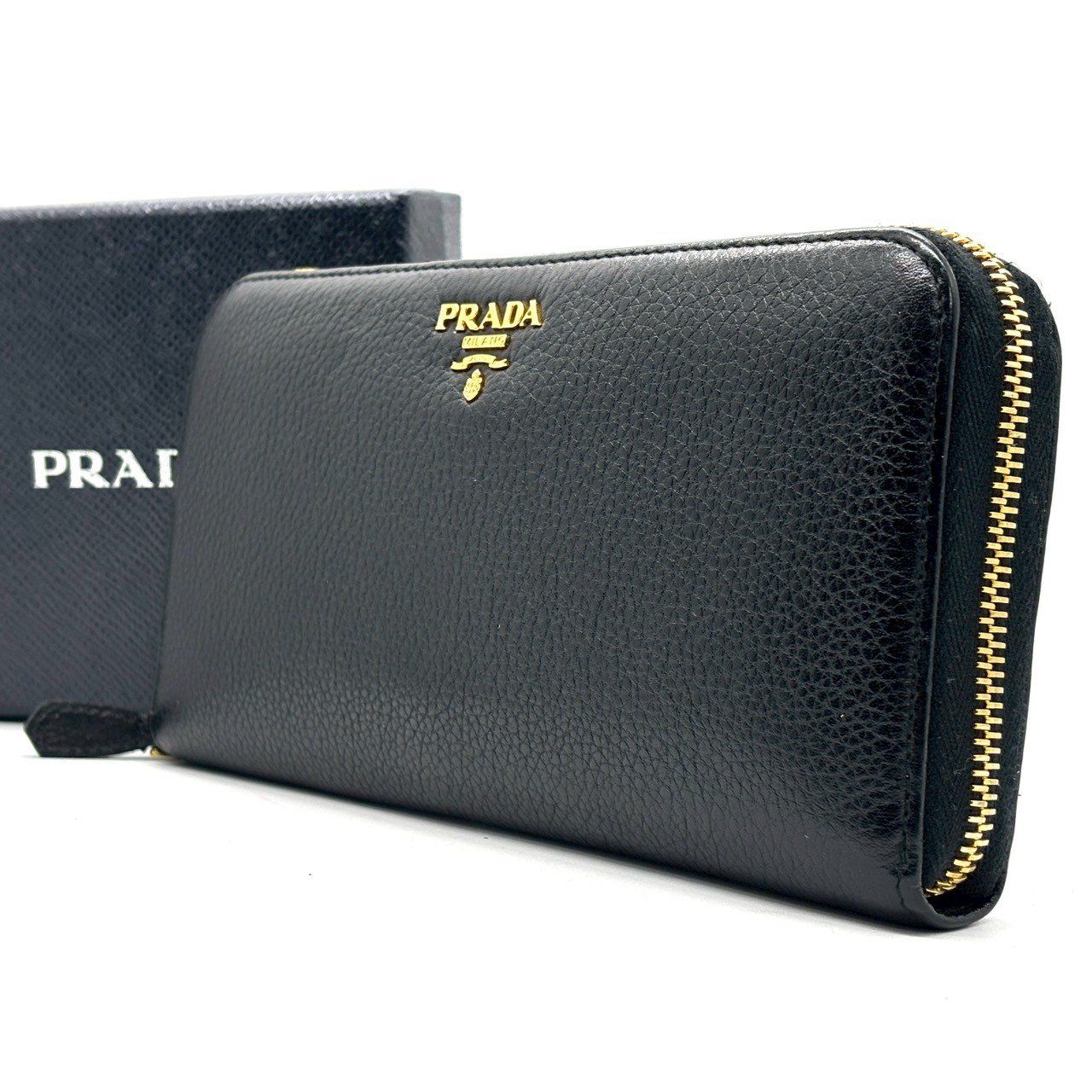 美品⭐️PRADA プラダ ヴィッテロムーヴ レザー 財布 ゴールド金具 ギャラ 黒金の格上感】 PRADA 長財布 ラウンドファスナー ヴィッテロムーヴ