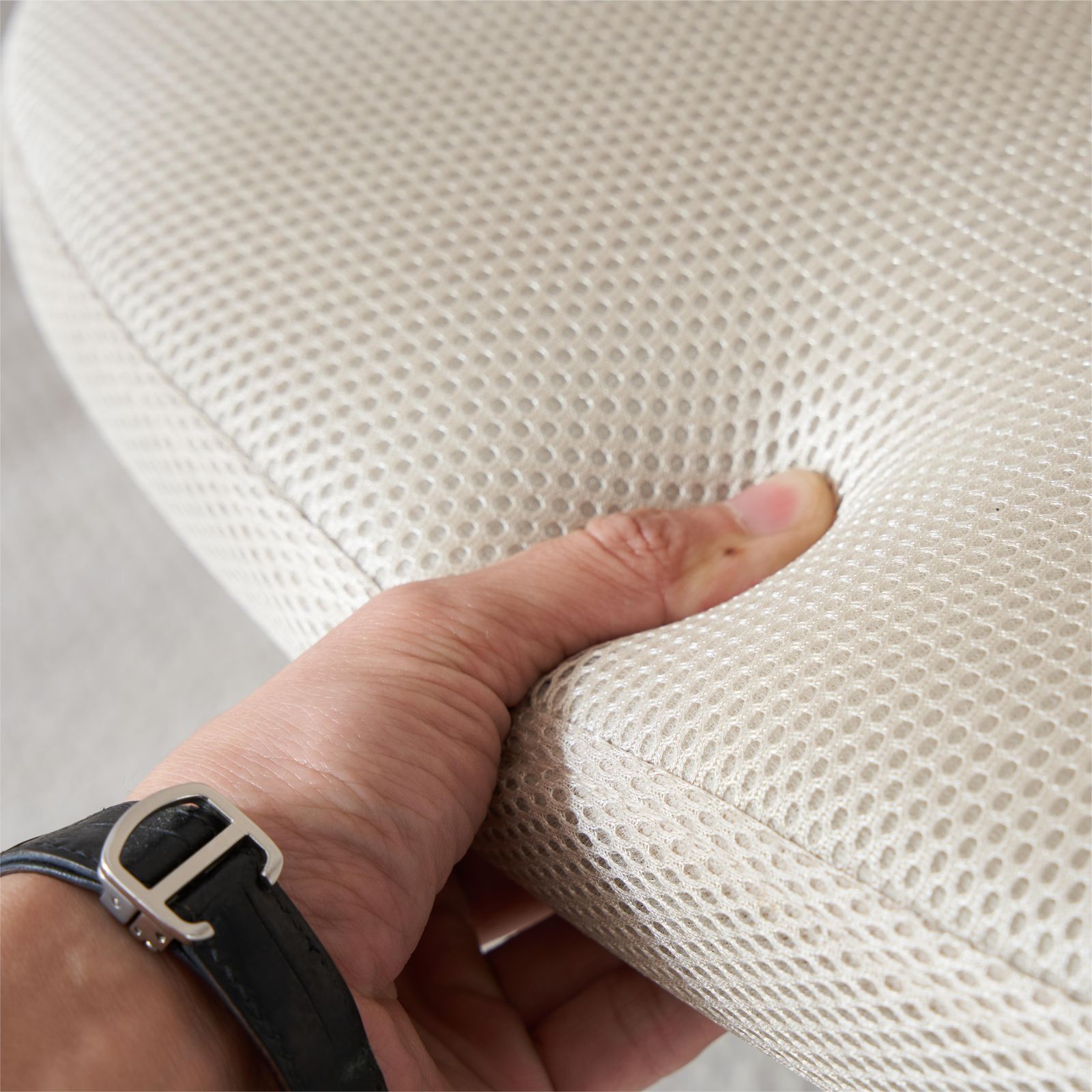 オフィスチェアー