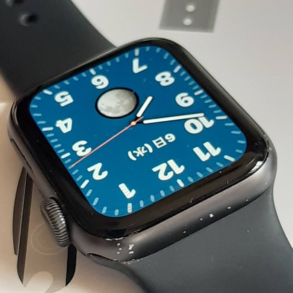 Apple Watch SE 40mm 中古 本体 箱付 - メルカリ