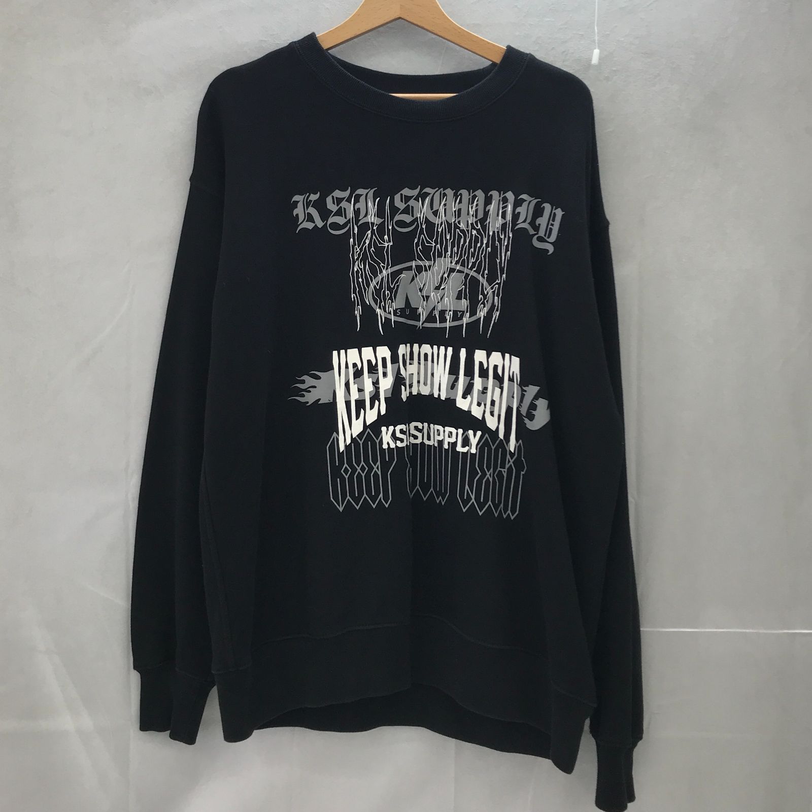 【古着】【USED】 KSL　SUPPLY フロント刺繍 トレーナー スウェット 不明 ブラック メンズ ファッション素材:綿 _0233023
