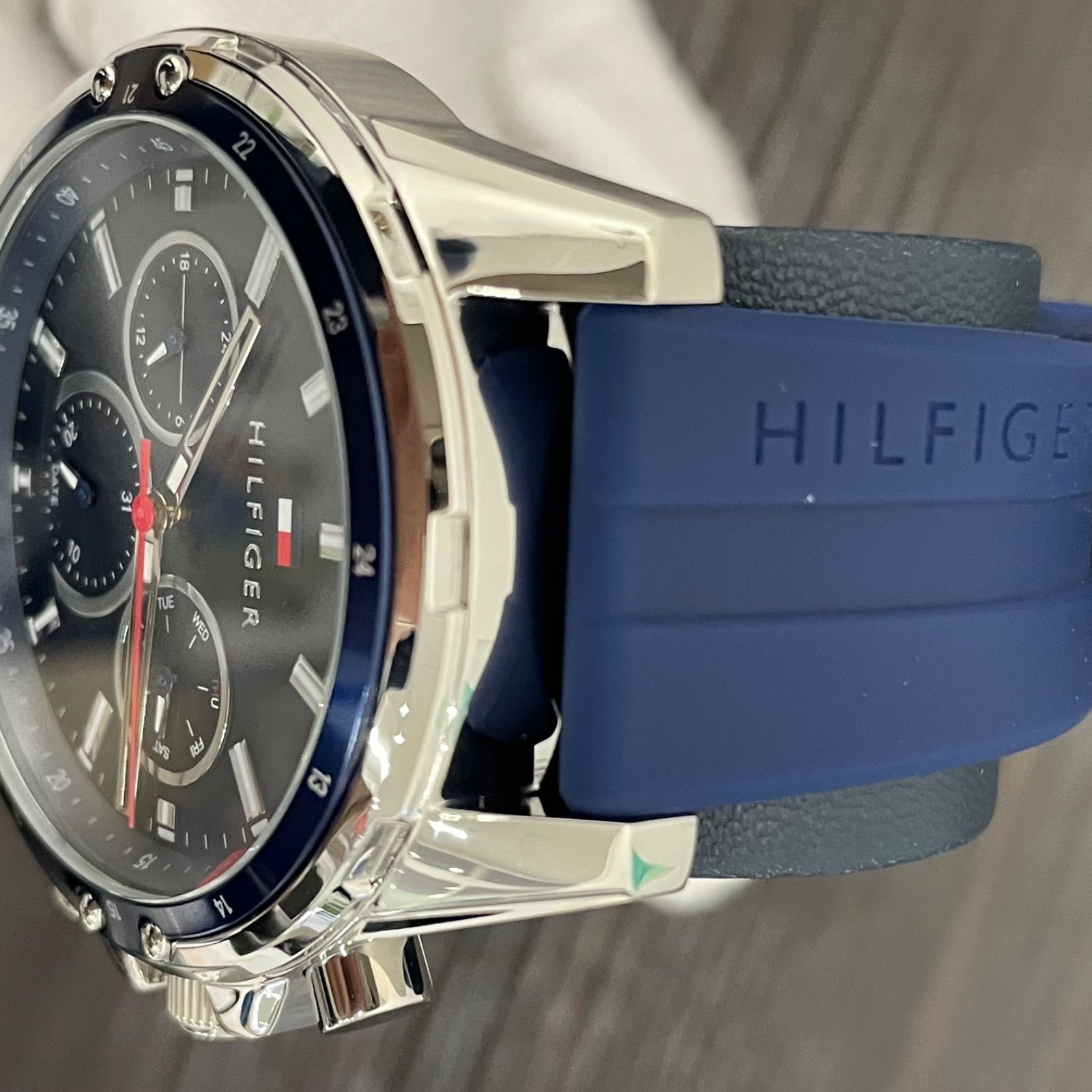 r) 【美品】Tommy Hilfiger トミーヒルフィガー 腕時計 クオーツ MASON 