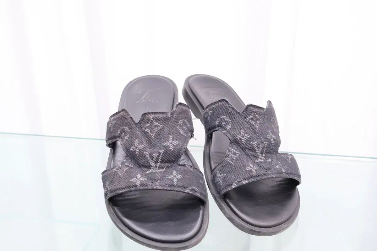 ルイヴィトン LV オアジス ミュール スリッパ 1AC69B