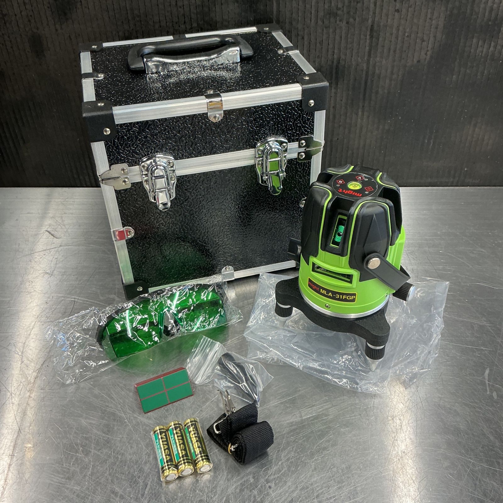 未使用】 マイト工業/might)グリーンレーザー墨出し器 MLA-31FGP