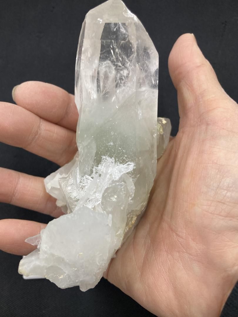  E32553 ヒマラヤ水晶 マニハール産 水晶 ヒマラヤ産 ヒマラヤ水晶 一本剣 原石 天然石 鉱物 パワーストーン クォーツ ピアス収納 置物 インテリア小物