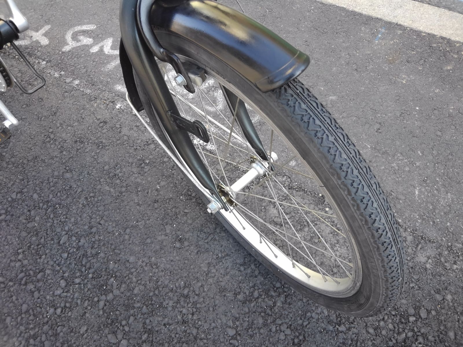 中古自転車３９８７　折り畳み自転車　２０インチ　６段ギヤ　ワイヤー錠　ライトは付属していません 中古自転車3987 折り畳み自転車 20インチ 6段ギヤ ワイヤー錠