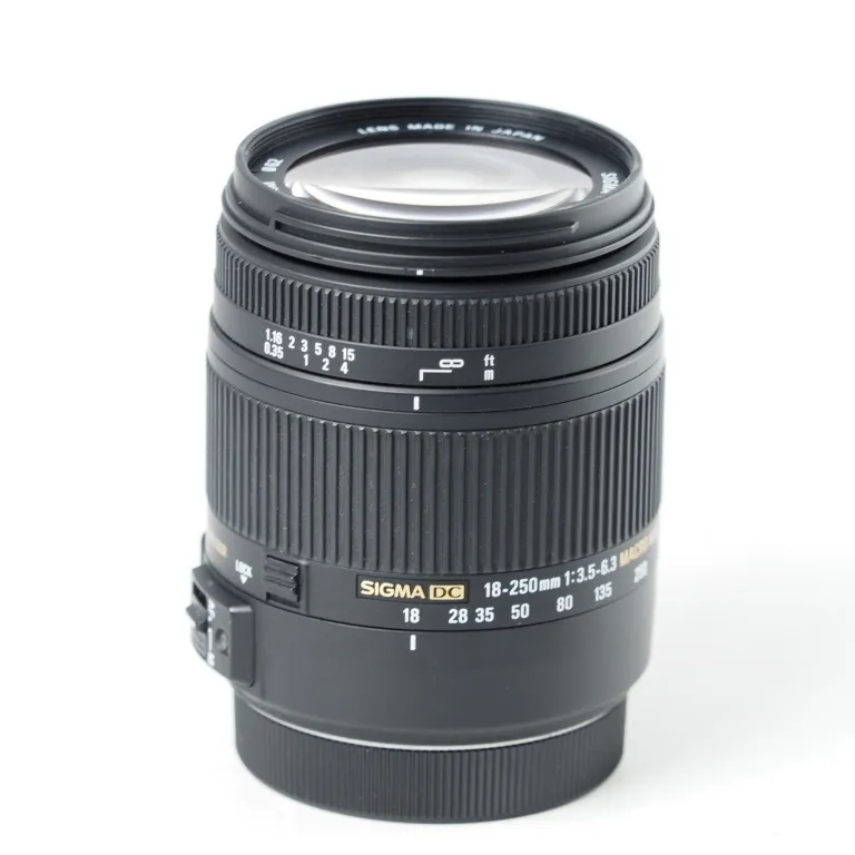 SIGMA シグマ高倍率ズームレンズ18-250mm F3.5-6.3 DC MACRO OS HSM