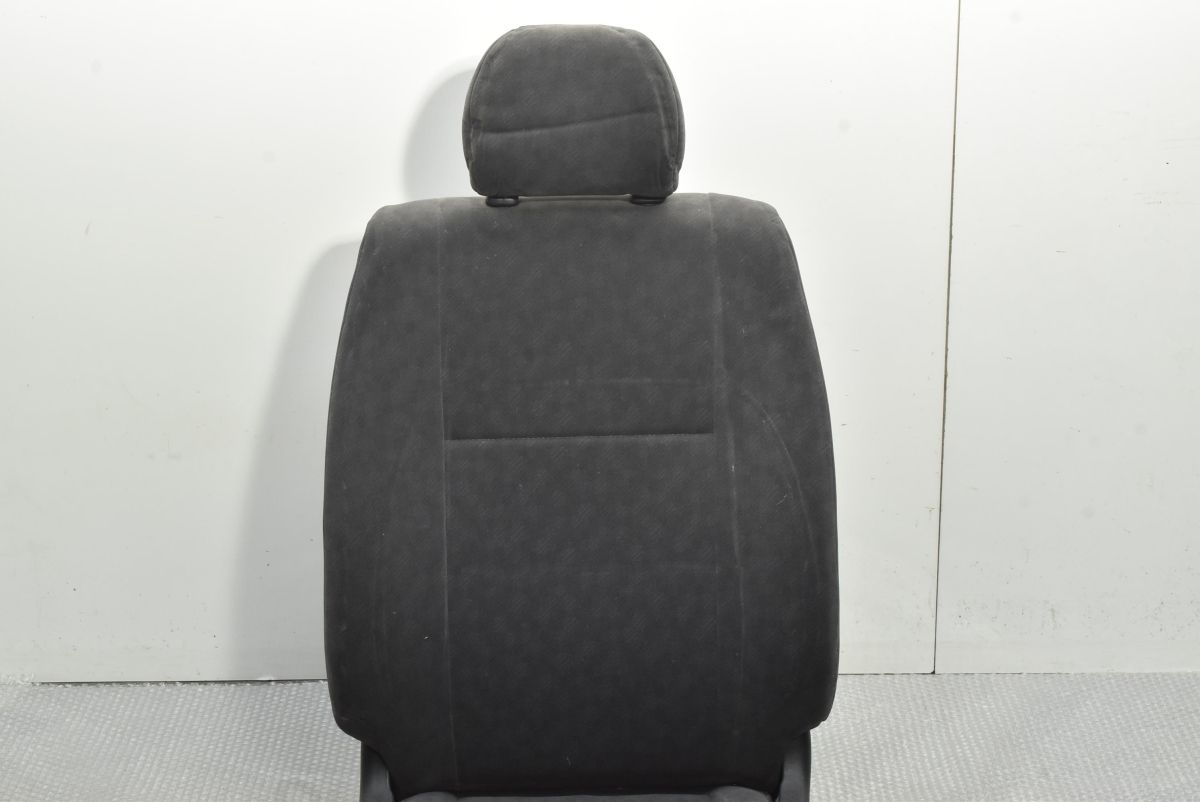 程度良好品】トヨタ 200 ハイエース スーパーGL 純正 シート 運転席側