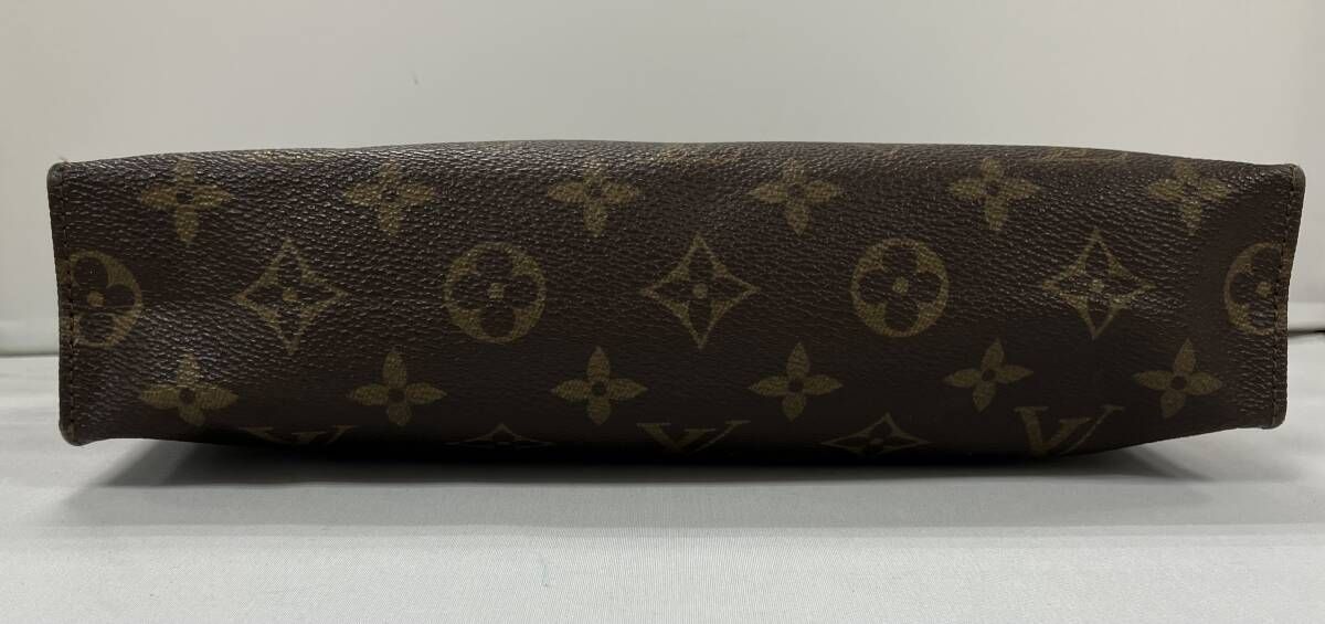 LOUIS VUITTON ルイ・ヴィトン モノグラム ポッシュトワレ26 M47542