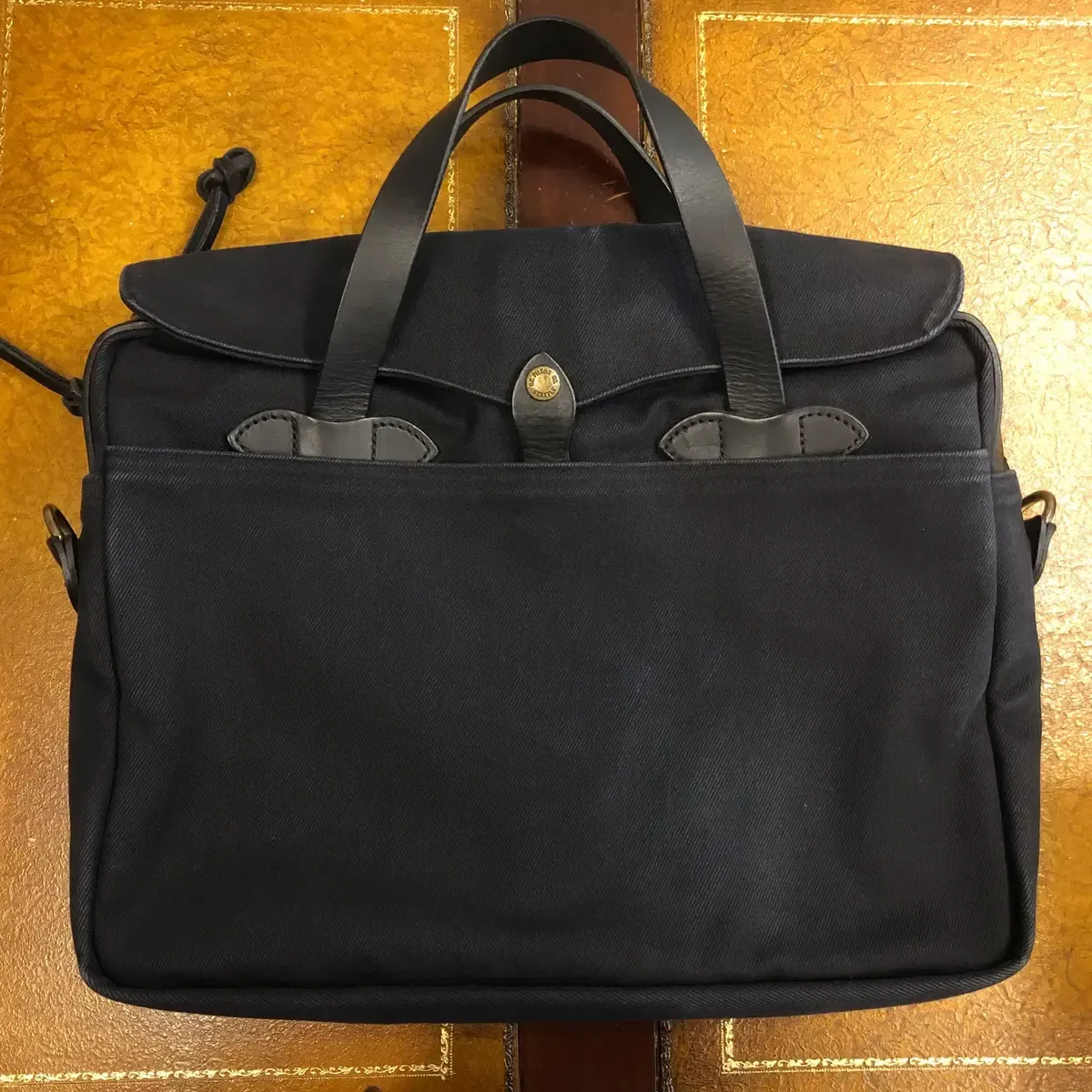 2026年最新】filson フィルソン ブリーフケースの人気アイテム - メルカリ