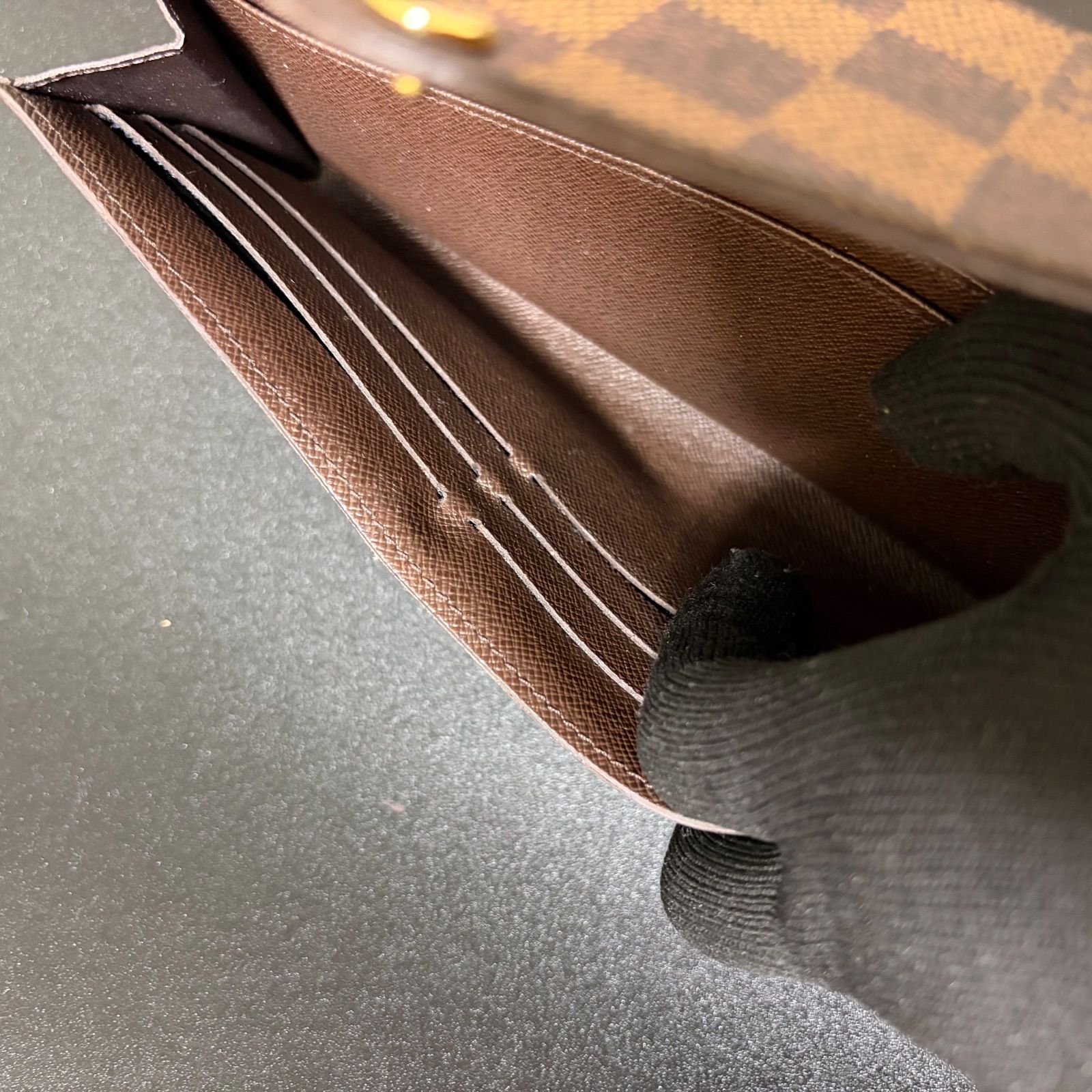 x76 ポルトフォイユ サラ 新型 Louis Vuitton ルイ ヴィトン 2つ 折り 