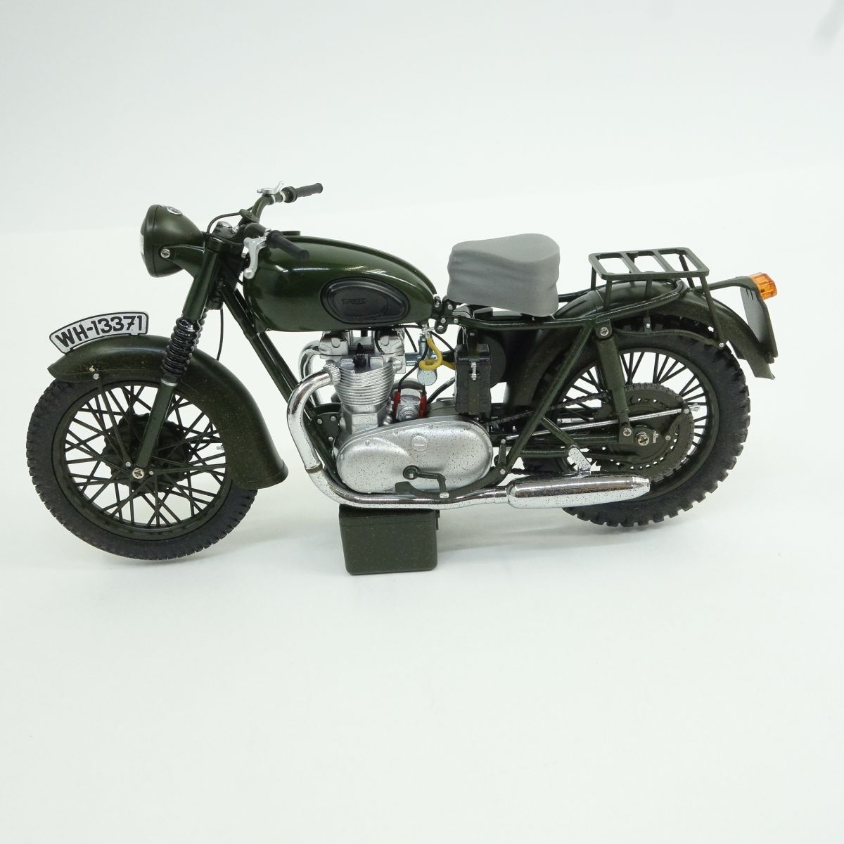 CORGI コーギー 1/12 トライアンフ TR6 トロフィー 映画「大脱走」劇中