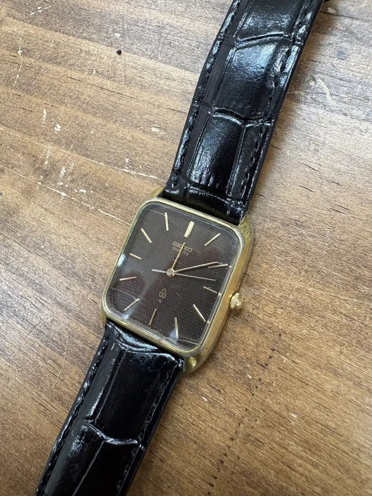ヴィンテージ SEIKO ゴールド 金時計 黒金ベゼル 【公式通販】