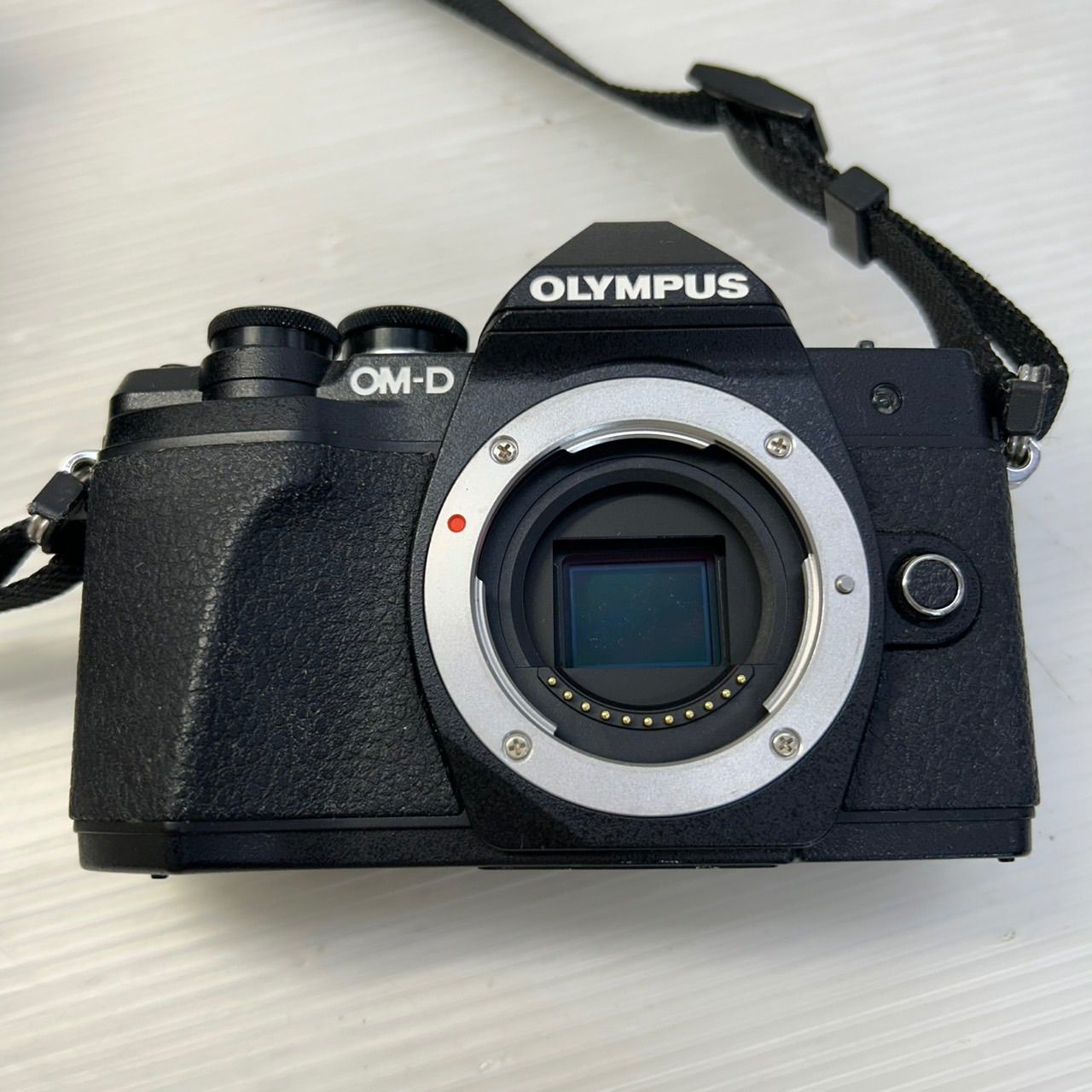 ☆カメラ ミラーレス一眼 デジタルカメラ☆OLYMPUS オリンパス E-M10 