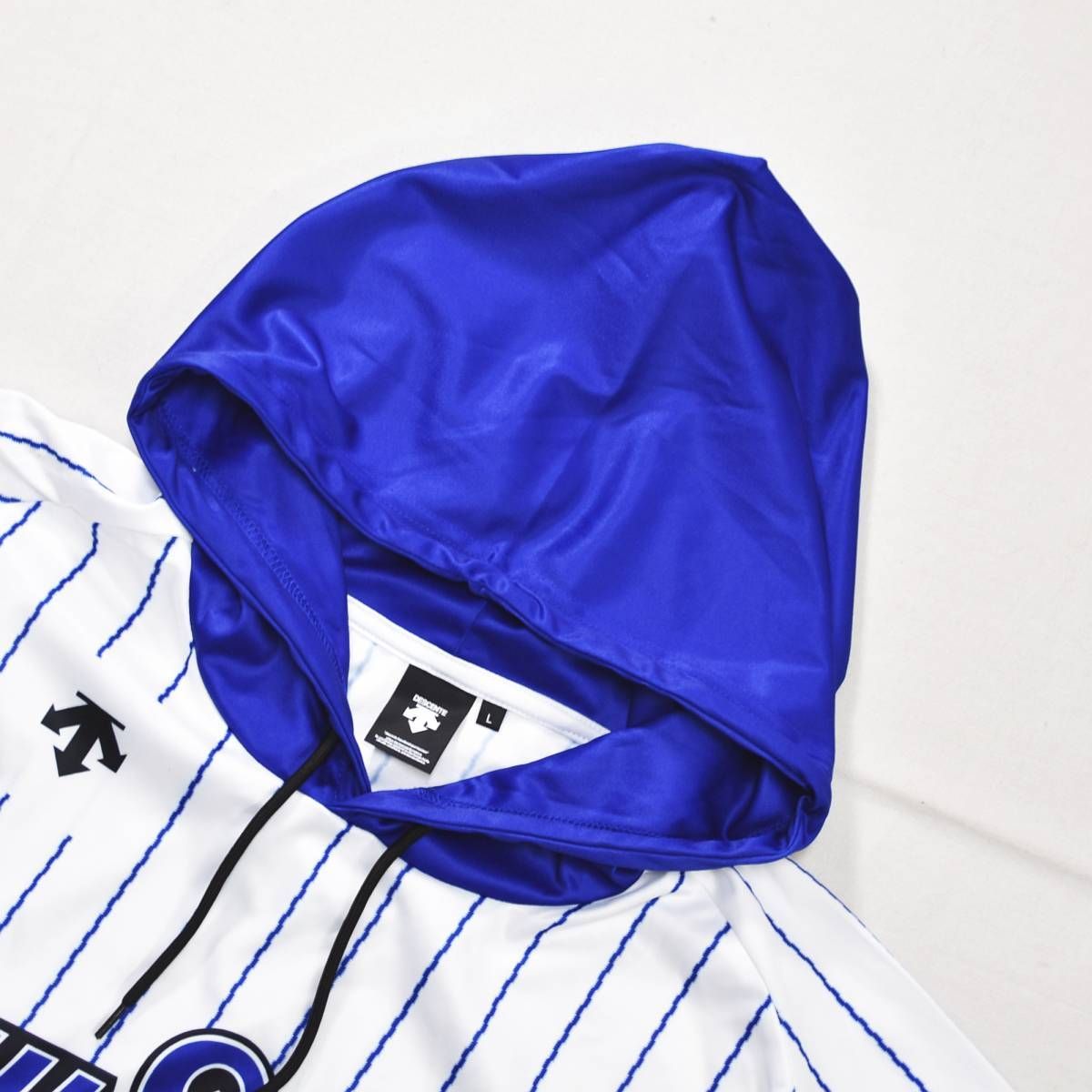 美品】 デサント DESCENTE 横浜 DeNA ベイスターズ パーカー