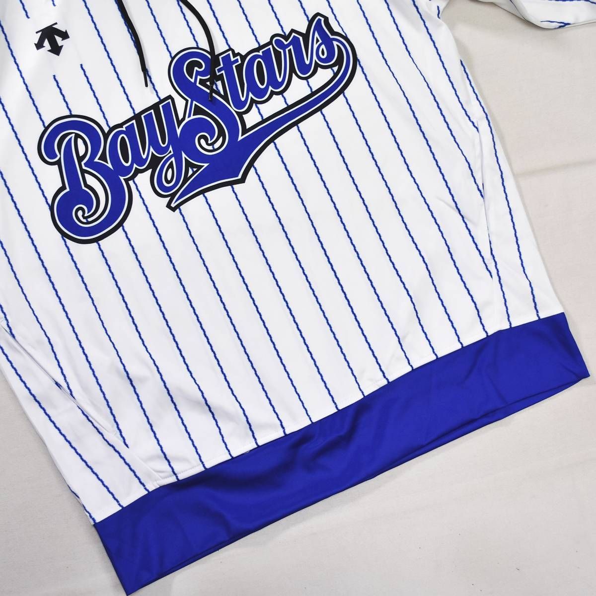 美品】 デサント DESCENTE 横浜 DeNA ベイスターズ パーカー