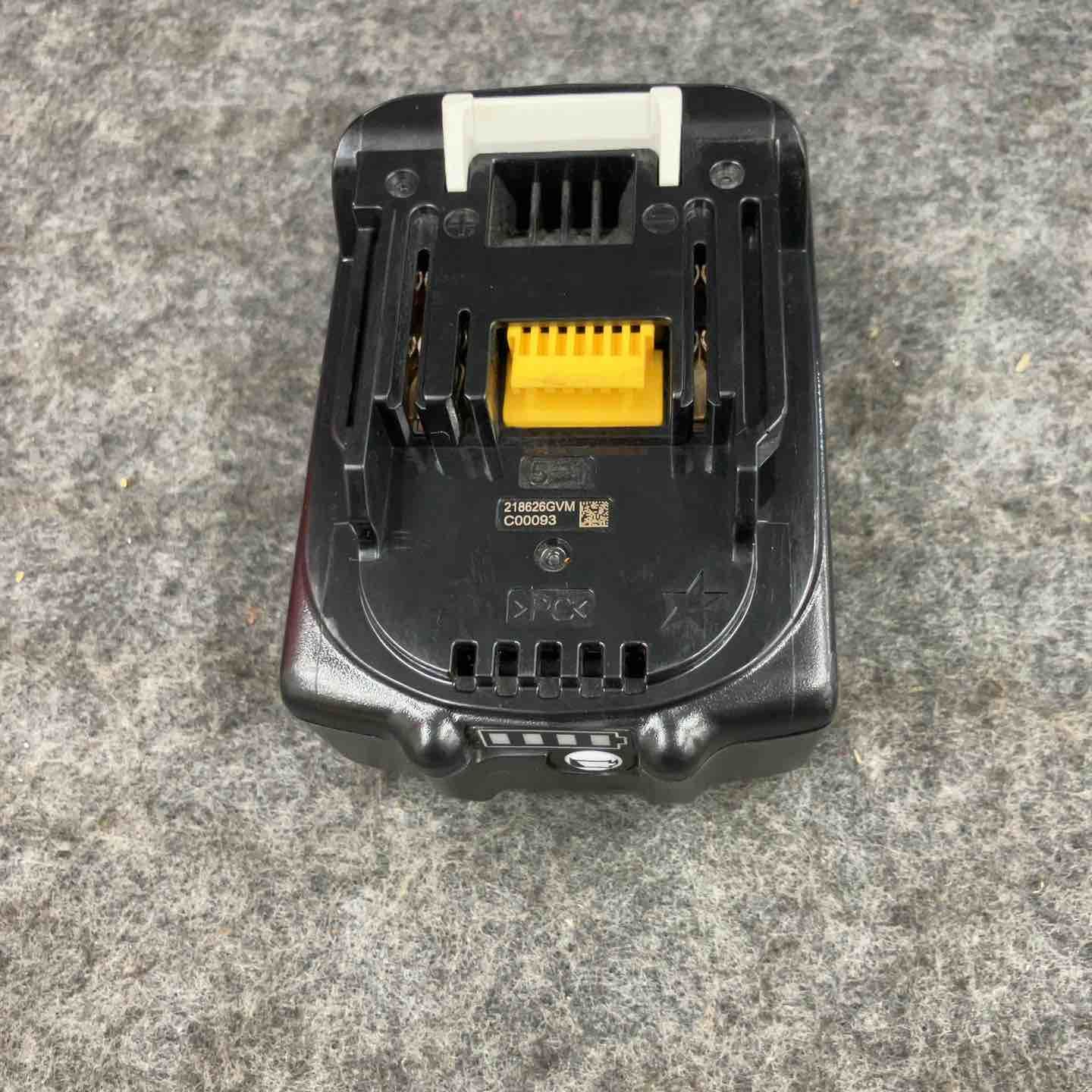 ☆マキタ(makita) リチウムイオンバッテリー 18V/3.0Ah BL1830B【鴻巣