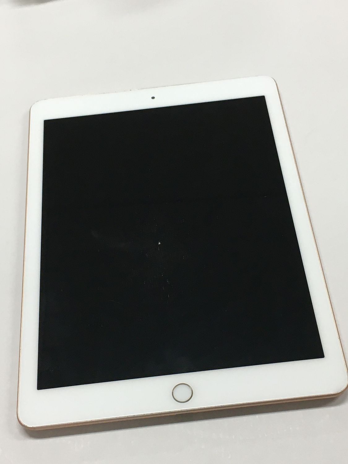 タブレット 572【早い者勝ち】電池最良好☆iPad6 第6世代 32GB WIFI