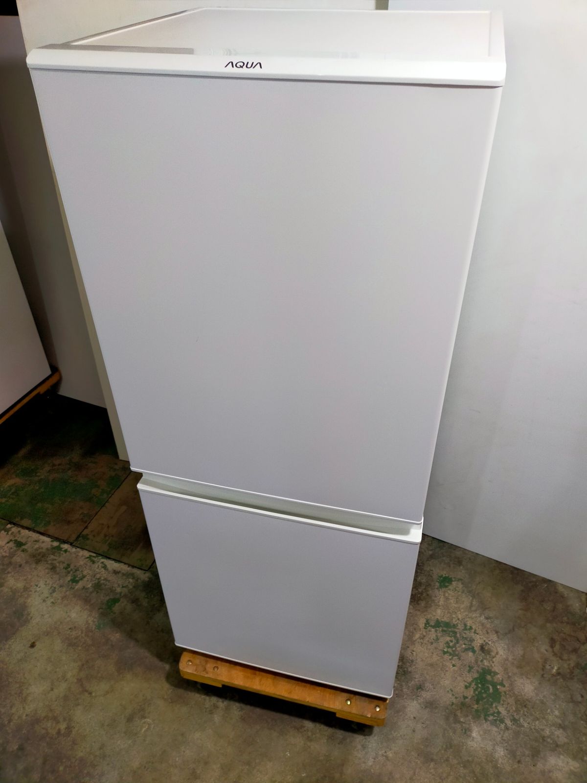 冷蔵庫 アクア AQR-13E8-W 126L 2022年製