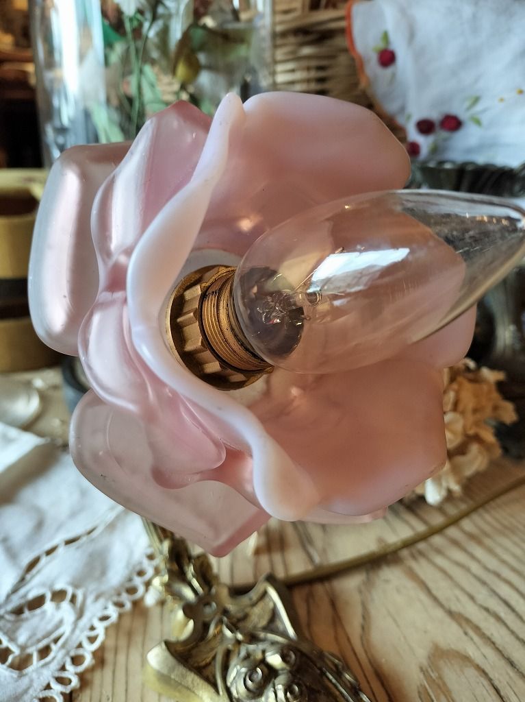 フランス アンティーク 壁かけ 陶器 オパリン薔薇ガラスシェード 装飾