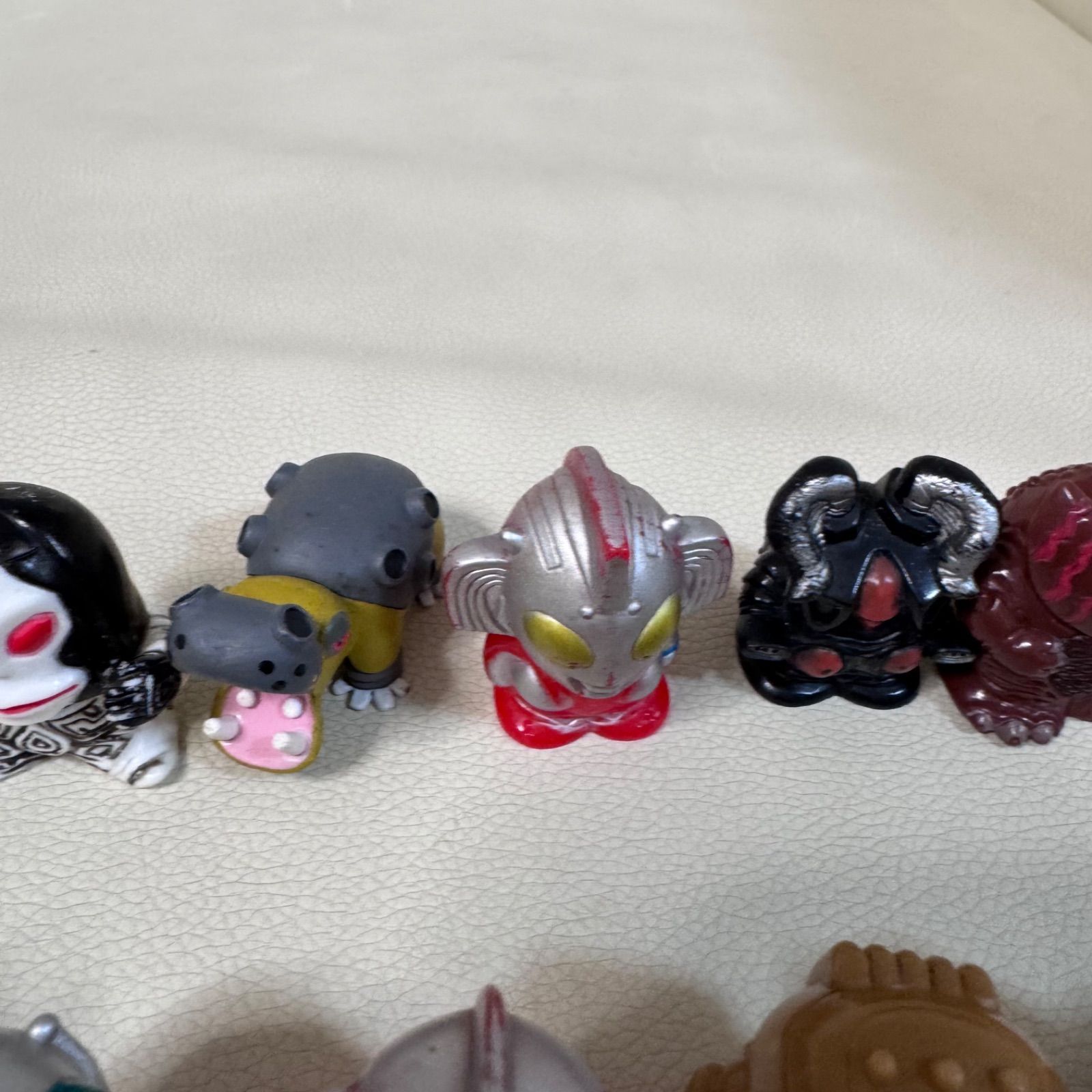 ウルトラマン ソフビ 指人形 まとめ売り - メルカリ