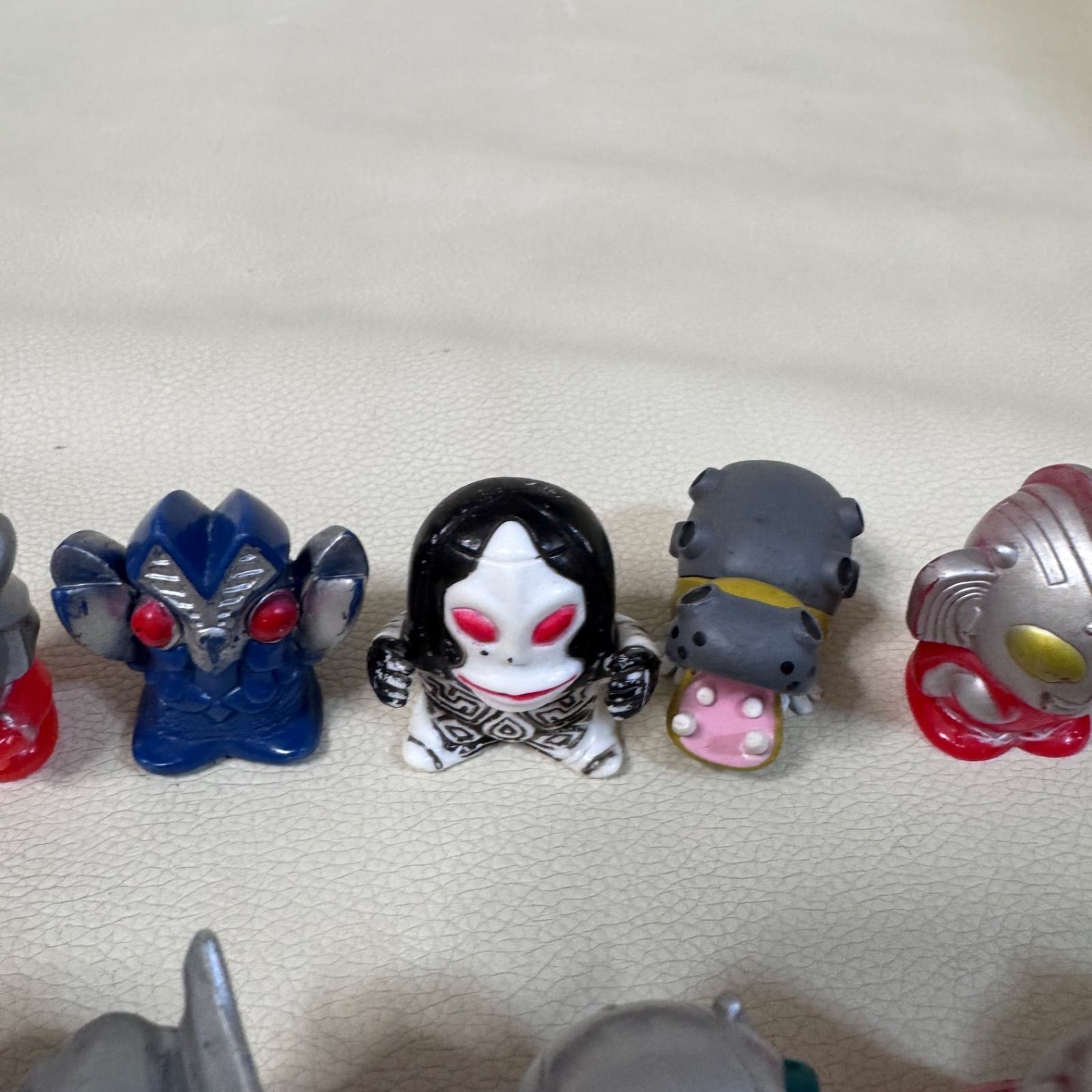 ウルトラマン ソフビ 指人形 まとめ売り - メルカリ