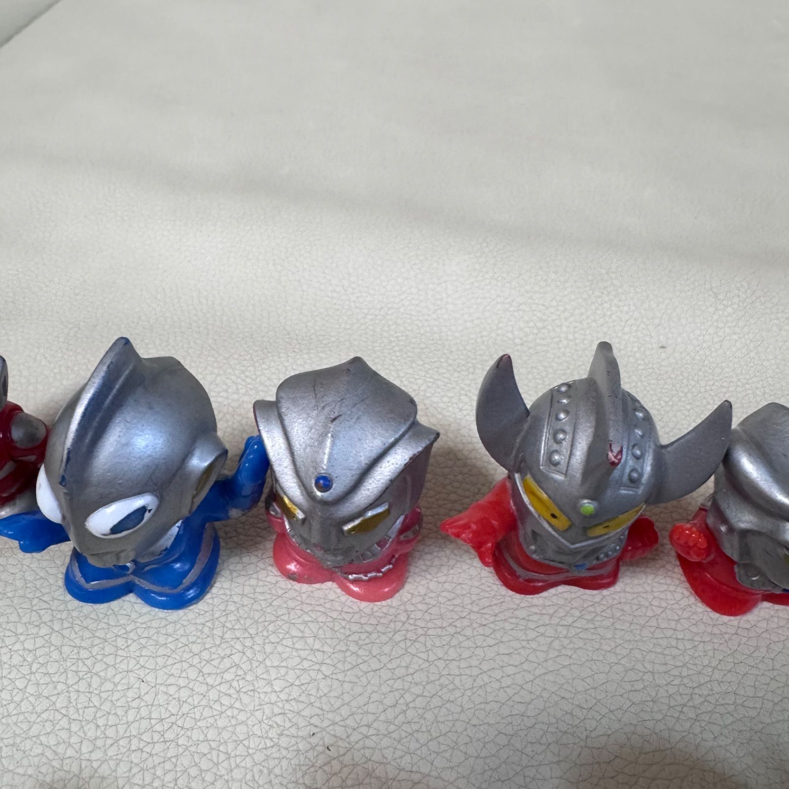 ウルトラマン ソフビ 指人形 まとめ売り - メルカリ