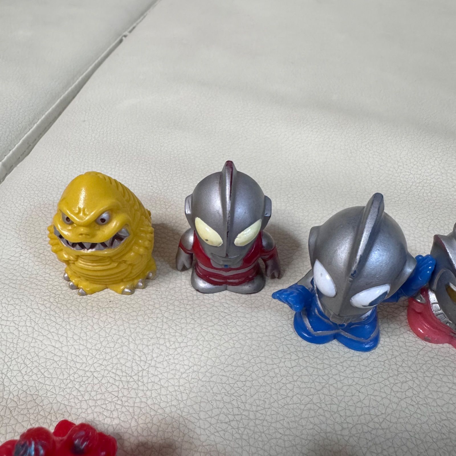 ウルトラマン ソフビ 指人形 まとめ売り - メルカリ