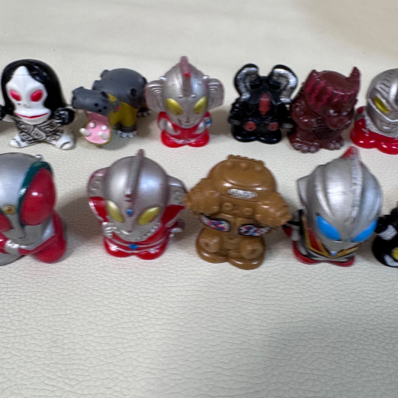 ウルトラマン ソフビ 指人形 まとめ売り - メルカリ