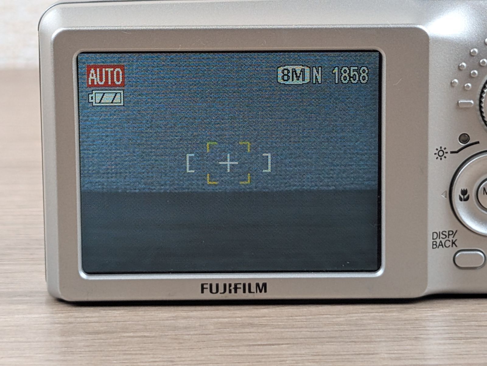 美品・完動品】FUJIFILM FinePix J50 シルバー 動作確認済 820万画素