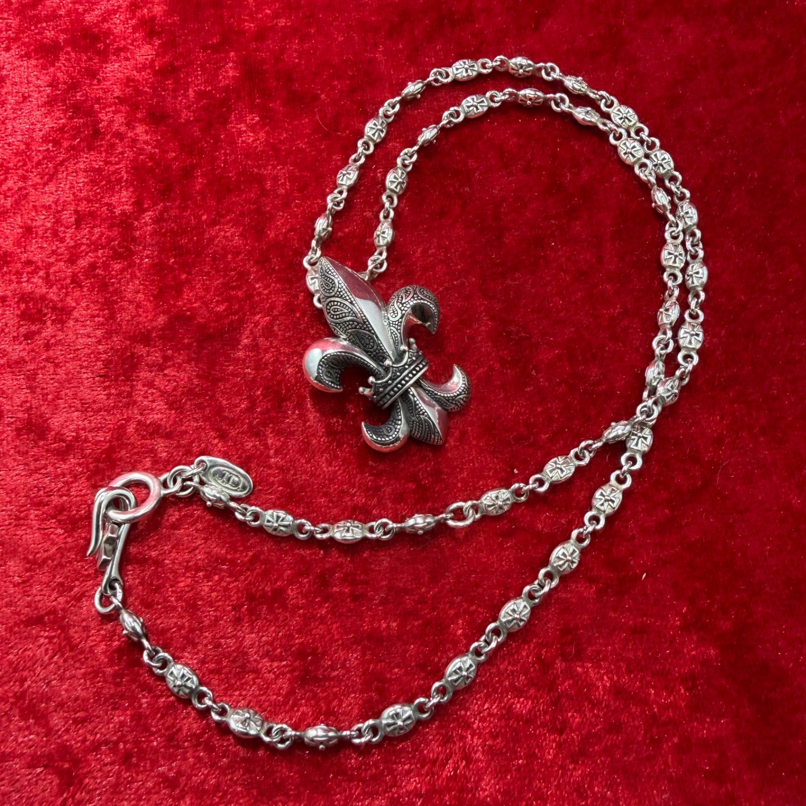 美品 ユリモチーフペンダントネックレス ジャスティンデイビス/Justin