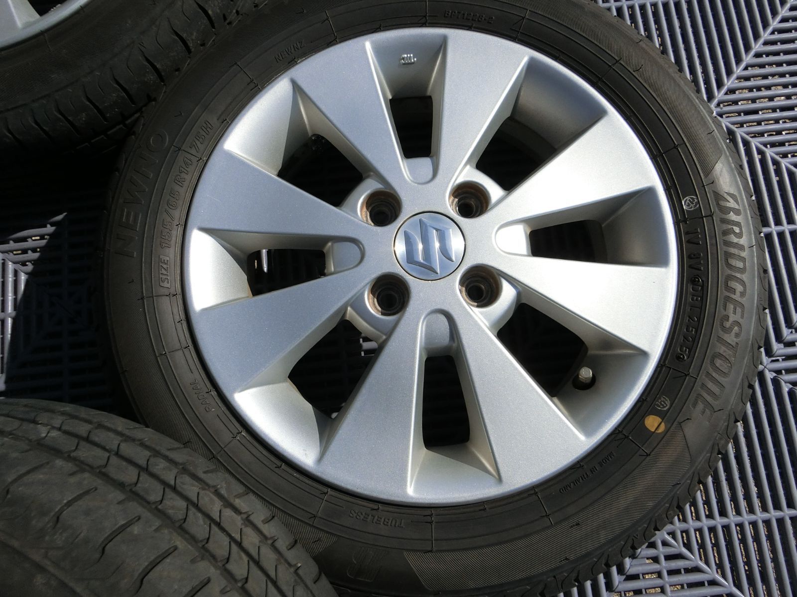 953] 送料無料 スズキ純正 14インチ アルミホイール 14×4.5J +45