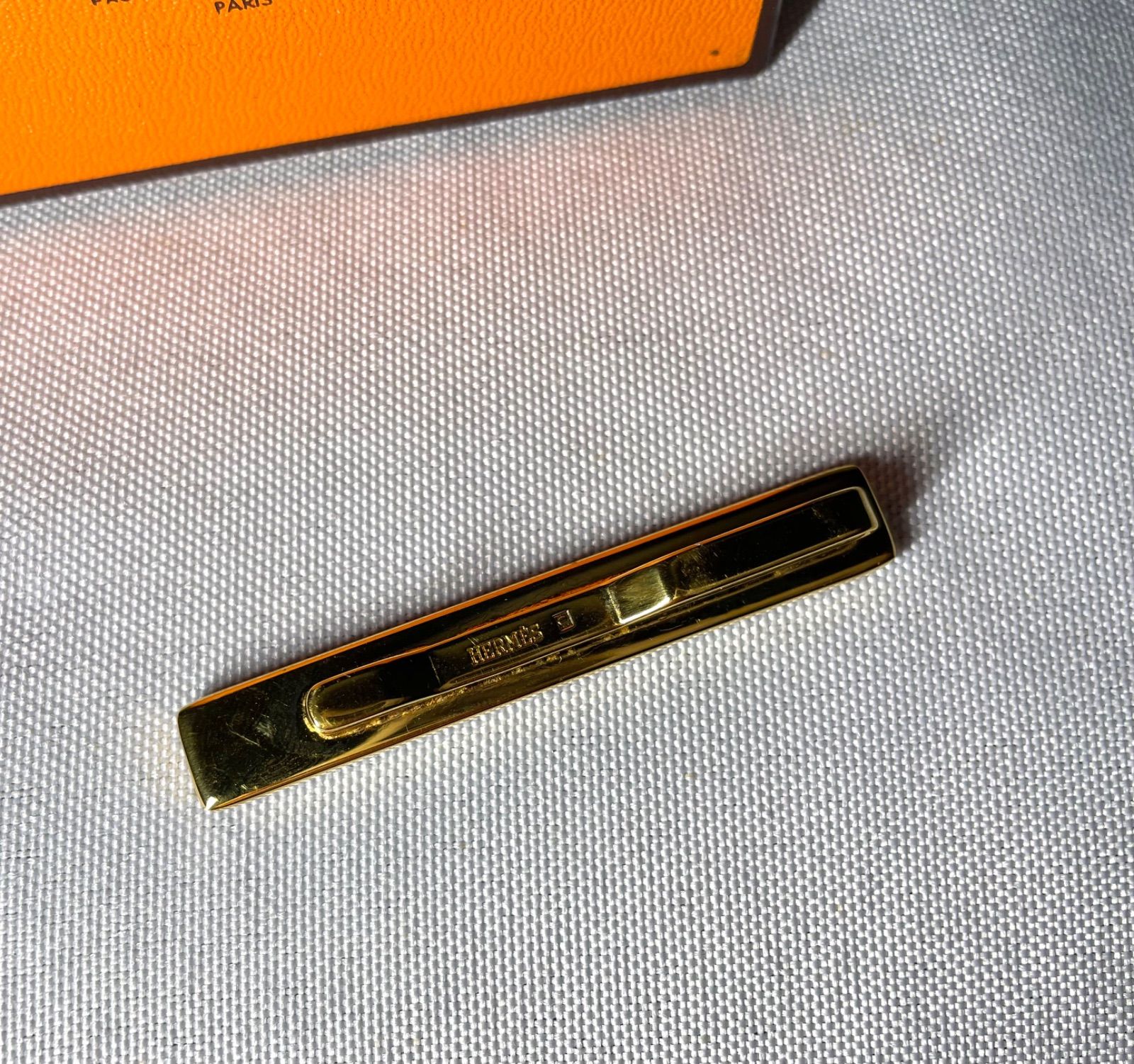 美品 希少 HERMES エルメス ネクタイピン エマイユ ゴールド ブラック 美品 希少 HERMES エルメス エマイユ ブルー&ゴールド ヴィンテージ