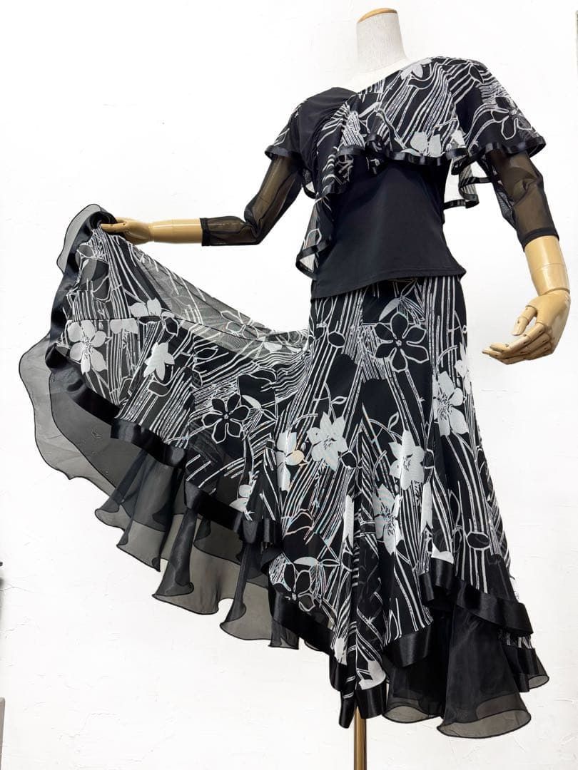 大人シック】新品 社交ダンス モノトーン 花柄 ケープツーピースb453 