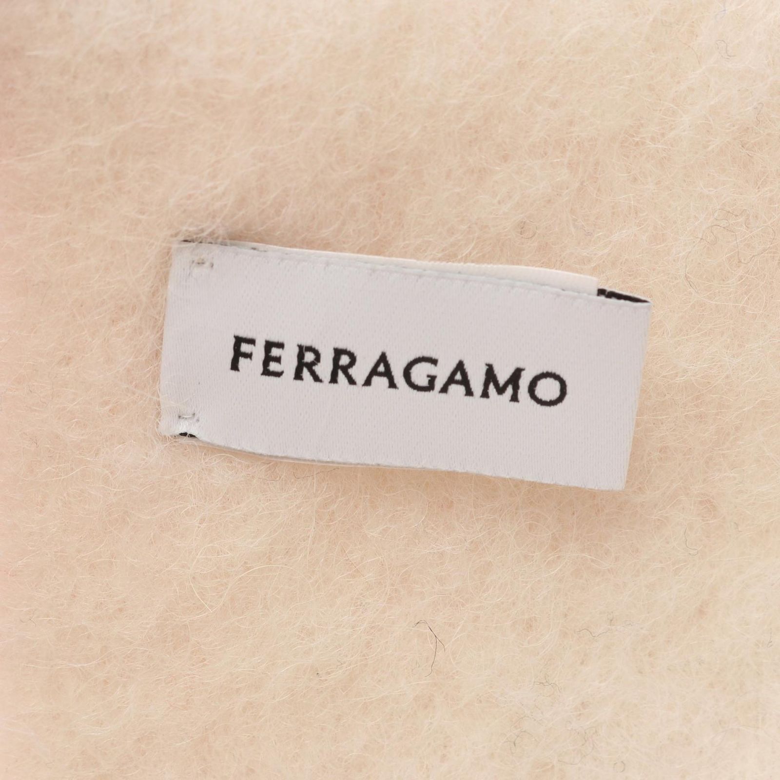 サルヴァトーレフェラガモ Salvatore Ferragamo マフラー ガンチーニ