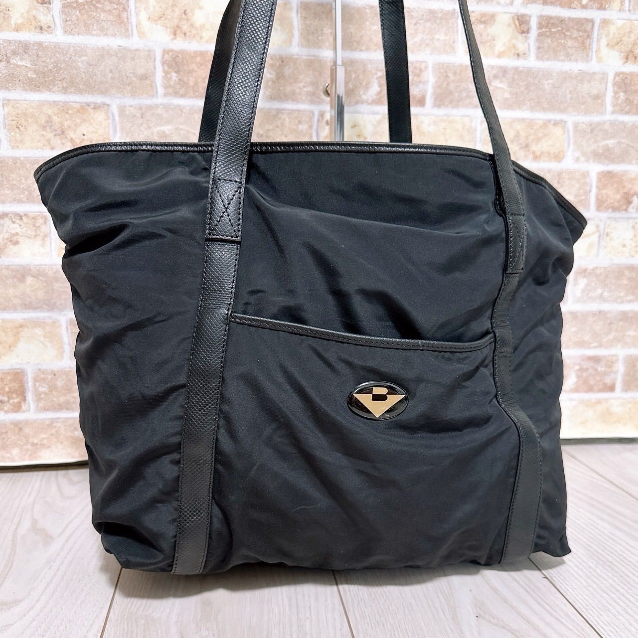 美品》BOTTEGA BENETA(ボッテガヴェネタ)トートバッグ - メルカリ